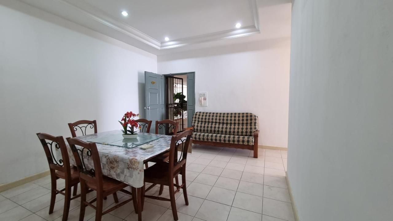 Kenyalang Emerald Riverine Resort Homestay クチン エクステリア 写真