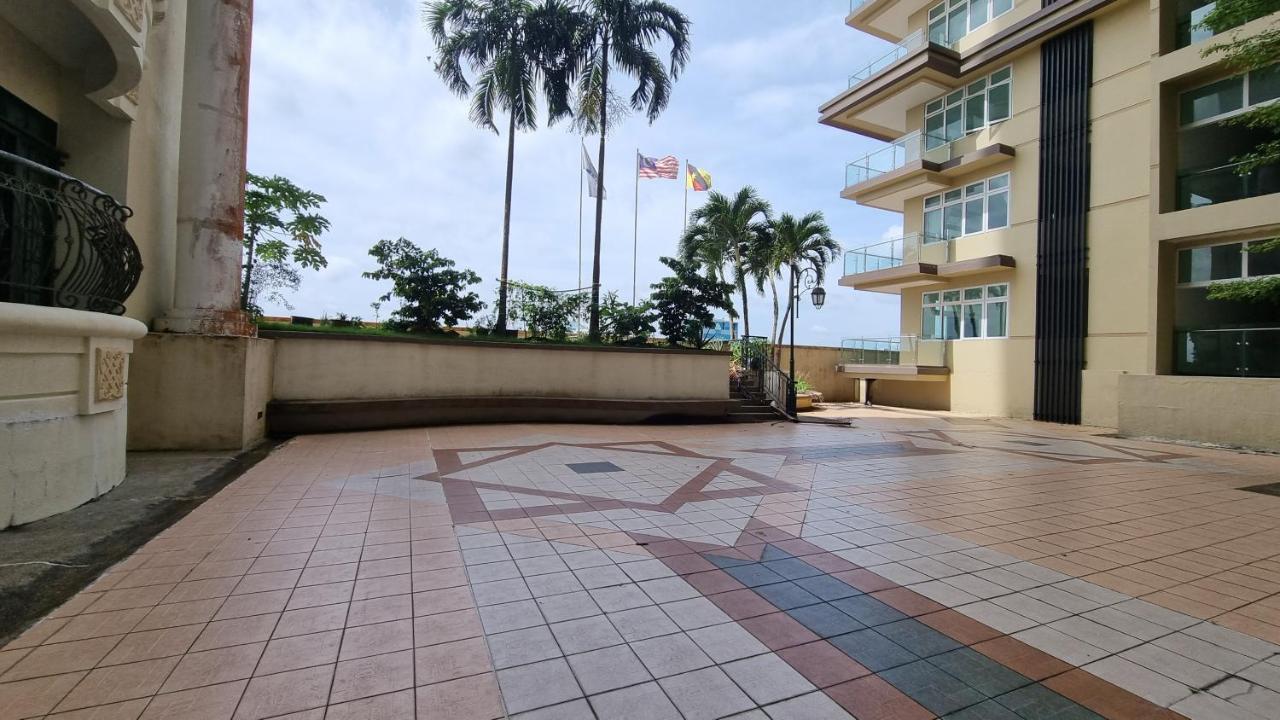Kenyalang Emerald Riverine Resort Homestay クチン エクステリア 写真
