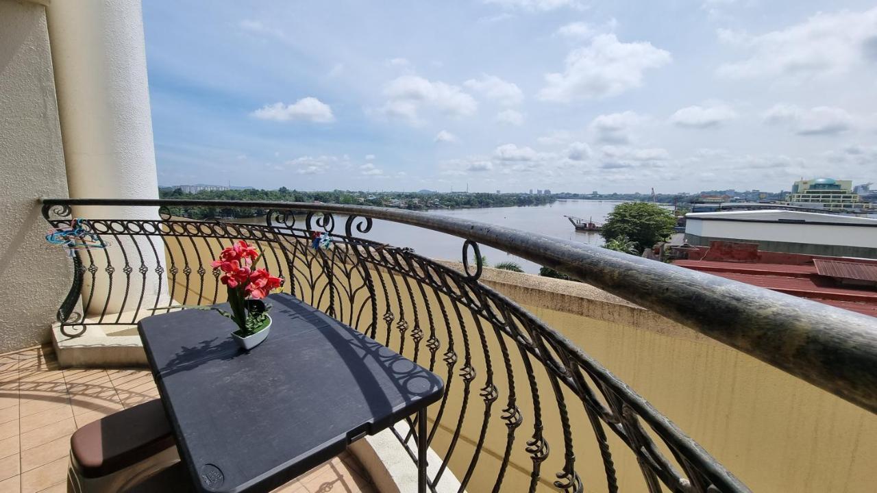 Kenyalang Emerald Riverine Resort Homestay クチン エクステリア 写真